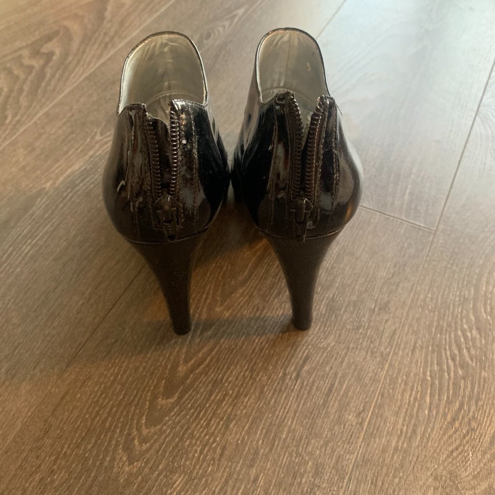 Heels - Picture 3 of 5